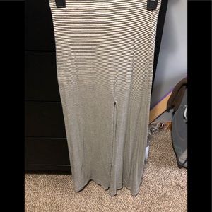 Maxi skirt w/slit
